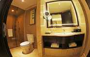 Toilet Kamar 2 Yarrow Boutique Hotel