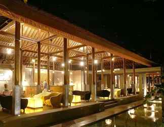 Lobi 2 Legian Beach Villas