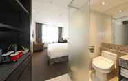 Phòng tắm bên trong 7 Ramada Encore Seoul Magok