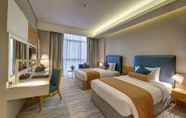 Kamar Tidur 2 Royal Continental Hotel – Dubai Airport