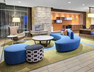Lobby 2 Fairfield Inn & Suites by Marriott Bakersfield North/Airport