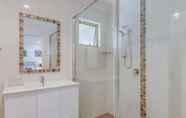 Toilet Kamar 7 Devonleigh Bed & Breakfast