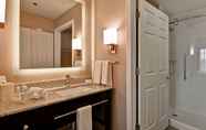 In-room Bathroom 7 Homewood Suites by Hilton Aurora Naperville