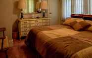 Bedroom 5 Maple Springs Lake Side Inn
