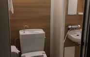 Toilet Kamar 5 Hotel Casvi Tenjin