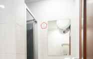 In-room Bathroom 4 Hostal Uria