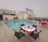 Swimming Pool 6 Regenta Inn Larica