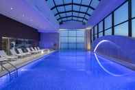 Swimming Pool Doubletree by Hilton Istanbul Umraniye