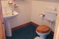 In-room Bathroom Lindisfarne Bed & Breakfast
