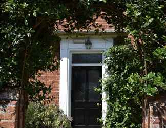 Exterior 2 At the Farmhouse Hunters Hall