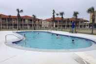 Swimming Pool Horizon South Resort by Panhandle Getaways