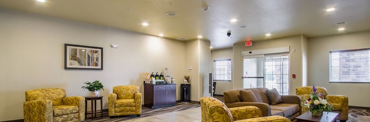 Lobi Cobblestone Hotel & Suites - Orrville