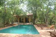 Swimming Pool Mahagedara Wellness Retreat