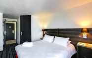 Bedroom 6 Brit Hotel Reims la Neuvillette