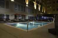 Swimming Pool TownePlace Suites by Marriott Dallas Downtown