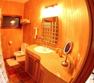 In-room Bathroom 7 PANAMA BIG GAME CLUB