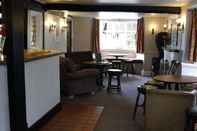 Bar, Cafe and Lounge The White Lion Inn