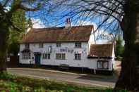 Exterior The White Lion Inn