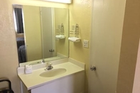 In-room Bathroom Relax Inn West Amarillo Medical Center