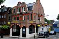 Exterior The Grange Pub