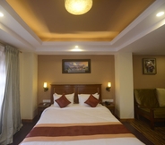 Kamar Tidur 3 DOM Himalaya Hotel