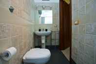 Toilet Kamar Guesthouse il Gong