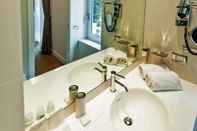 In-room Bathroom LHP Suite Santa Margherita