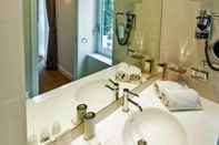 In-room Bathroom LHP Suite Santa Margherita