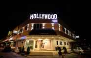 Exterior 4 Hollywood Hotel