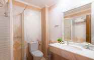 In-room Bathroom 4 FilosXenia Ismaros Hotel