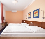 Bedroom 6 Hotel Nikolas