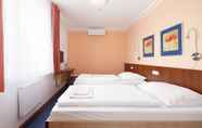 Kamar Tidur 6 Hotel Nikolas