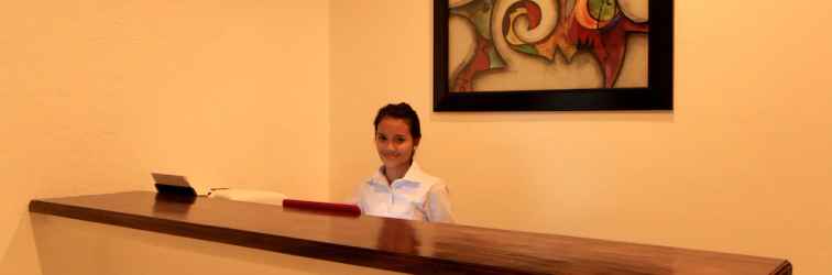 Lobi Bluewave Hotel