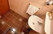 In-room Bathroom 5 Cunda Basel hotel