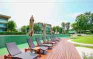 Kolam Renang 3 Hua Hin Luxury Beachfront Condo By Mon