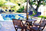 Kolam Renang Places4stay Villa Figuera