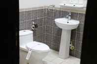 In-room Bathroom Dorar Darea Hotel Apartments - Al Mughrizat