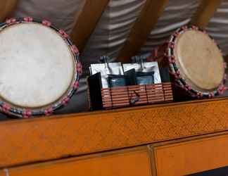 Lobby 2 Lincoln Yurts