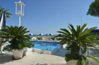 Swimming Pool Hotel Anthony