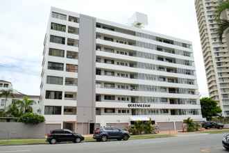 Bangunan 4 Queensleigh Apartment