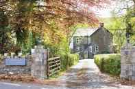 Exterior Afon Rhaiadr Country House