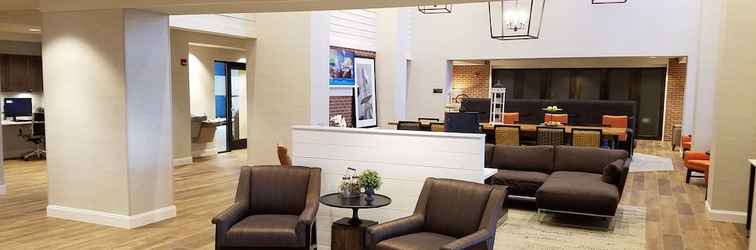 Lobi Hampton Inn & Suites Pittsburg Kansas Crossing