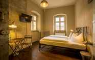 Bedroom 4 Hotel Fronfeste