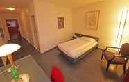 Bedroom 2 Hotel Comedie