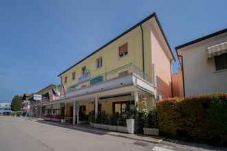 Exterior 4 Hotel Benaco Bee Free