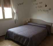 Bedroom 6 Hotel Benaco Bee Free