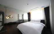 Kamar Tidur 2 ACC Design Hotel