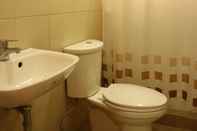 Toilet Kamar Gateway 21 Hotel and Dormitel