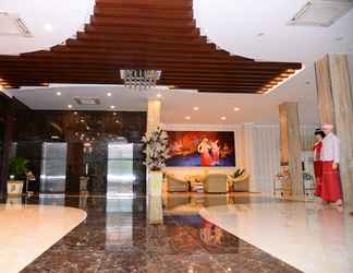 Lobby 2 Royal Hinthar Hotel