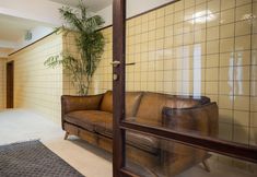 ロビー 3 Reines5 TLV